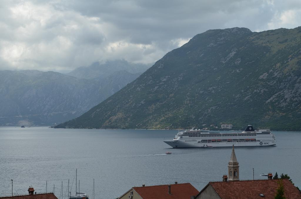 Apartments Dobrisa Kotor Quarto foto