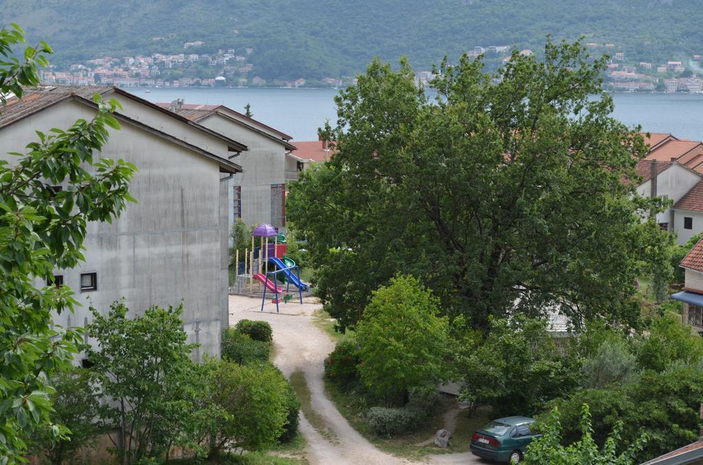 Apartments Dobrisa Kotor Quarto foto