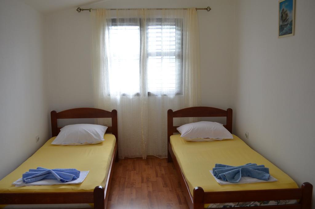Apartments Dobrisa Kotor Quarto foto